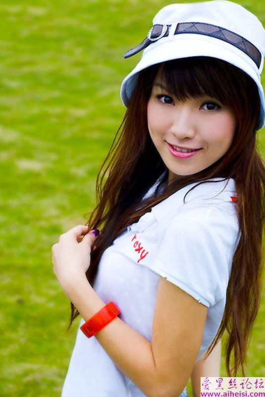 四川大学校园里的清纯美女