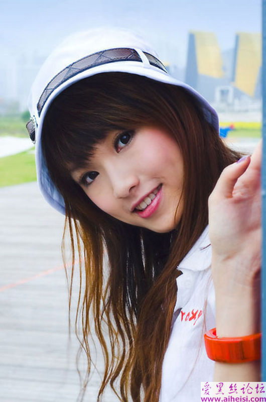 四川大学校园里的清纯美女