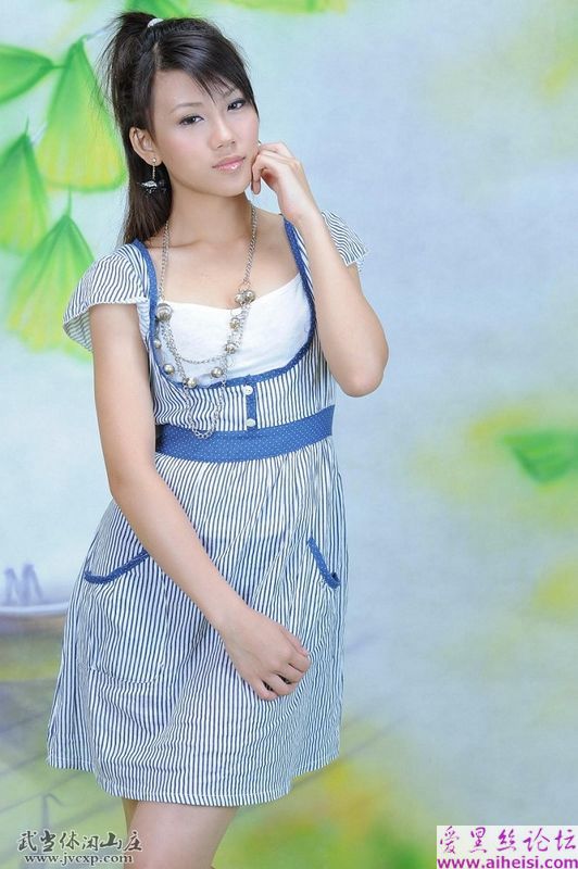 夏日靓女套图写真