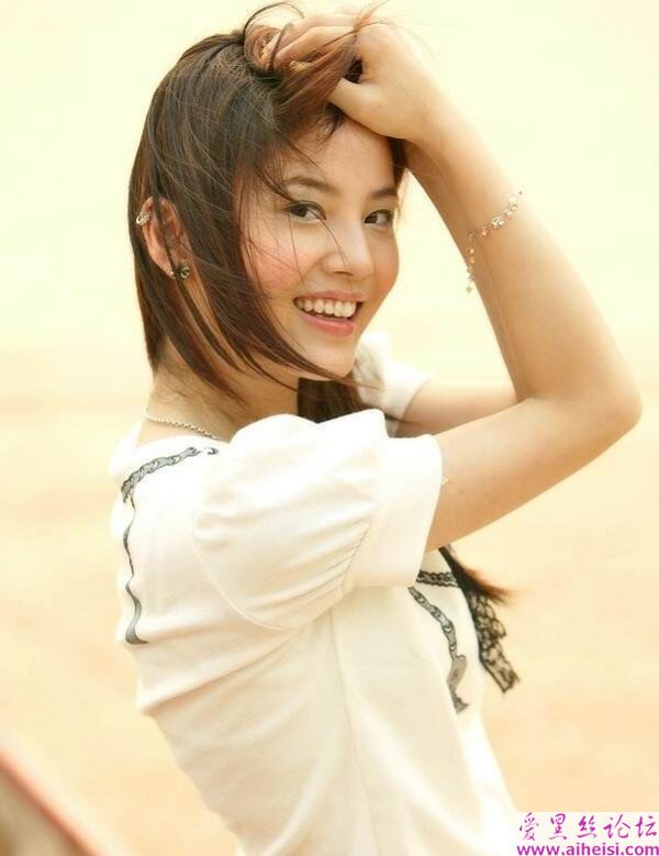 夕阳下青春靓丽国产美女