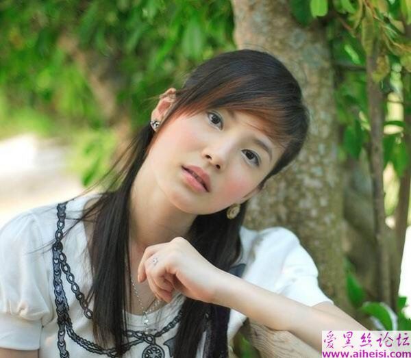 夕阳下青春靓丽国产美女