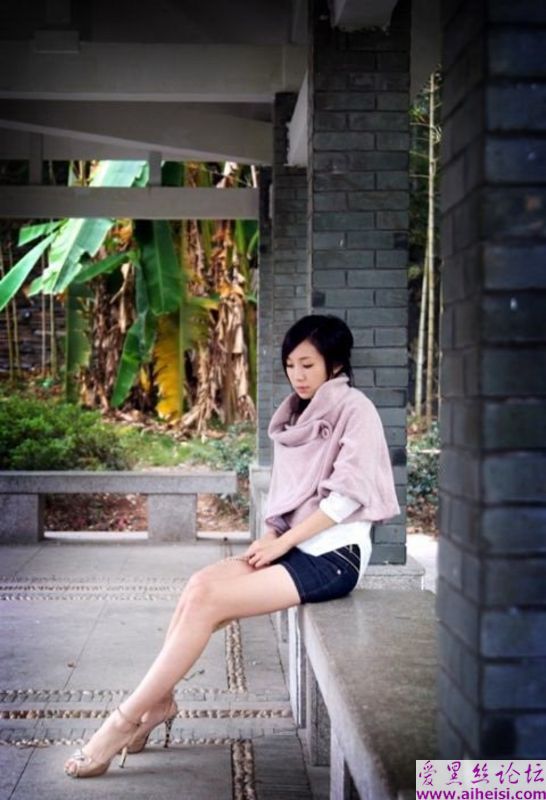 多情的苗条少女