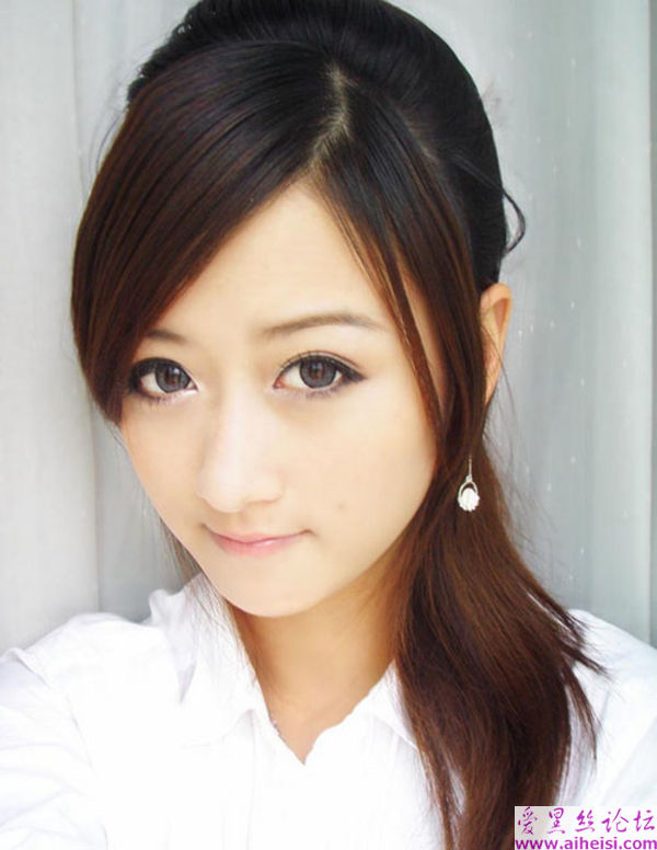 大学校园里的妩媚女生