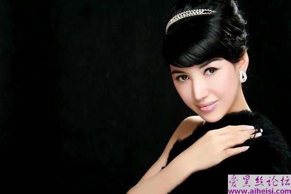 大眼销魂美女老师