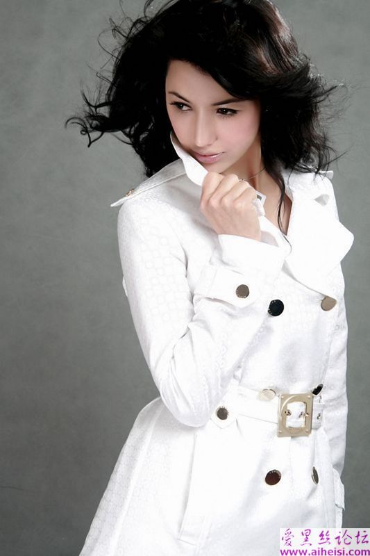 大眼销魂美女老师