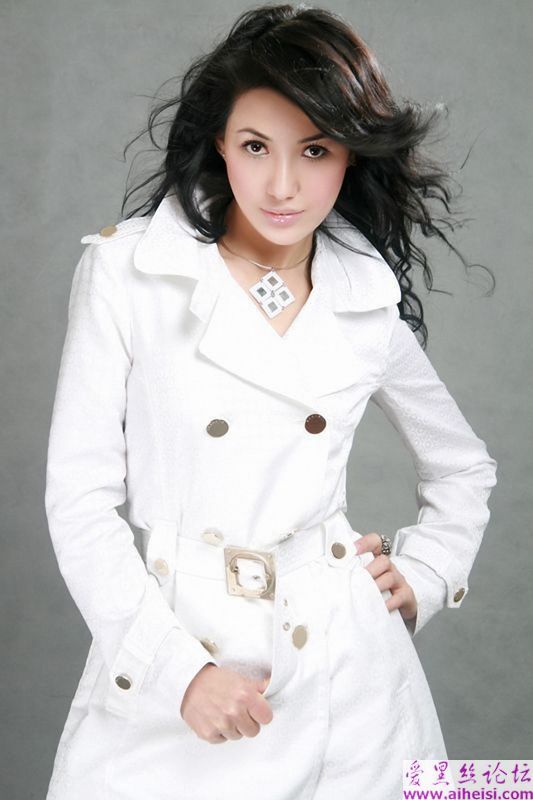 大眼销魂美女老师