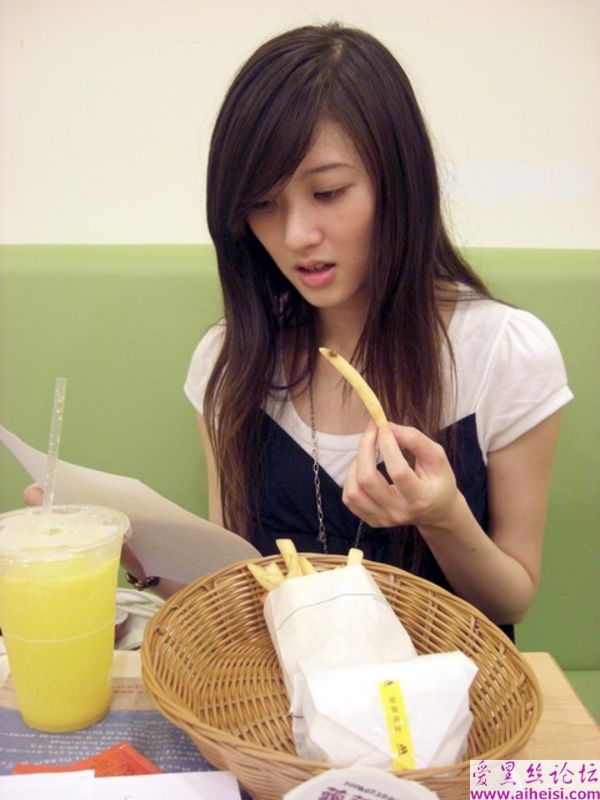 天生丽质气质优雅的美女