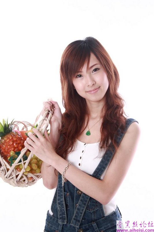 如瓷器一样宝贵的美少女