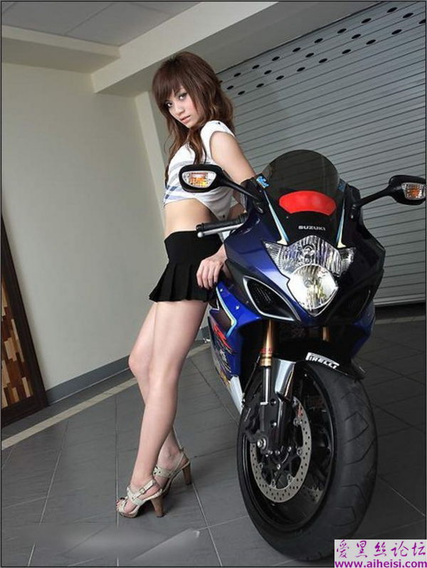 妖娆的机车美少女