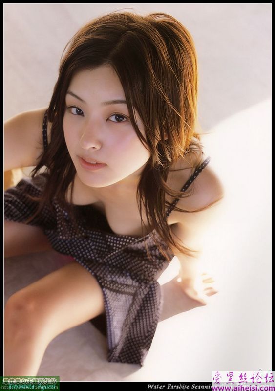 娇俏美少女诱人双峰