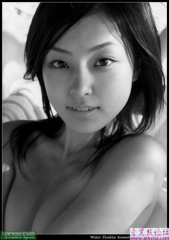 娇俏美少女诱人双峰