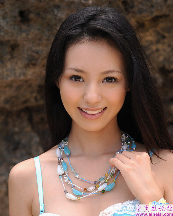 娇小诱人的女子
