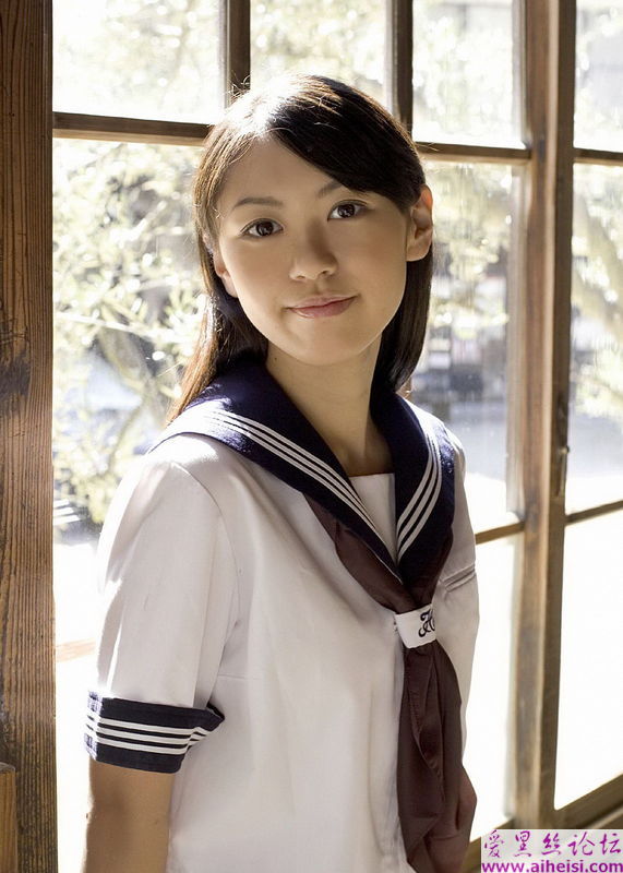 娇艳欲滴的纯美女孩