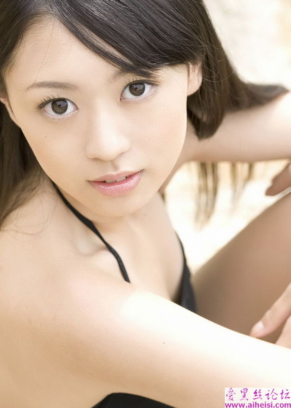 娇艳欲滴的纯美女孩