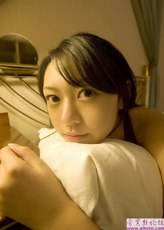 娇艳欲滴的纯美女孩