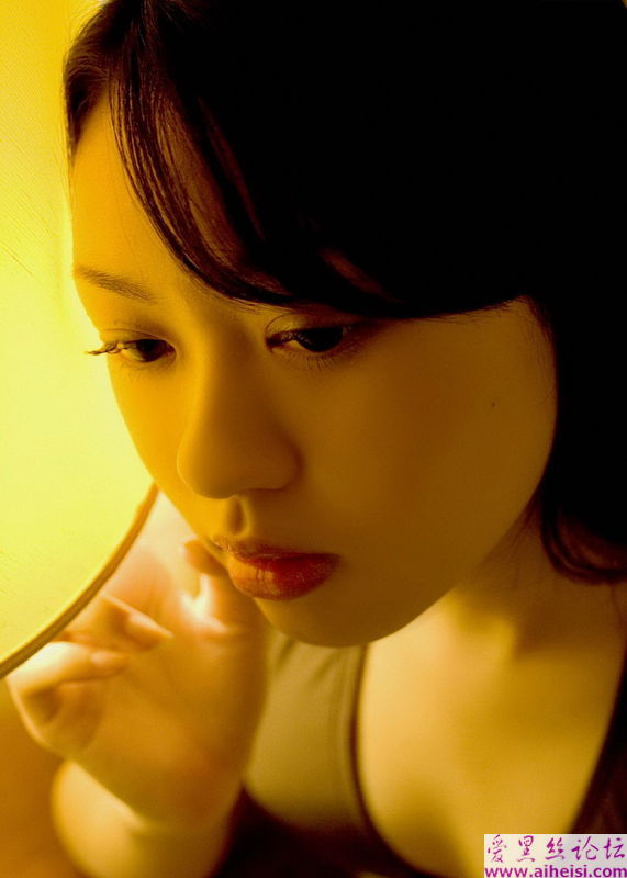 娇艳欲滴的纯美女孩