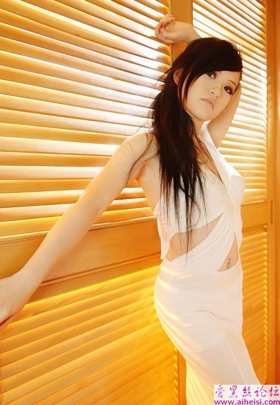 嫩呢女人诱人的白