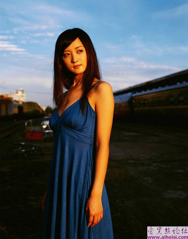 安静甜美的MM