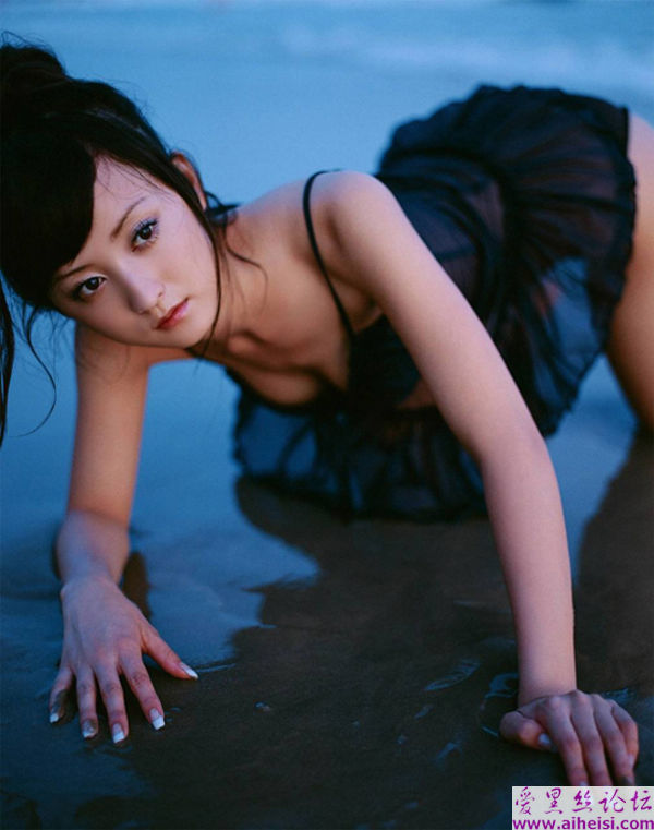 安静甜美的MM