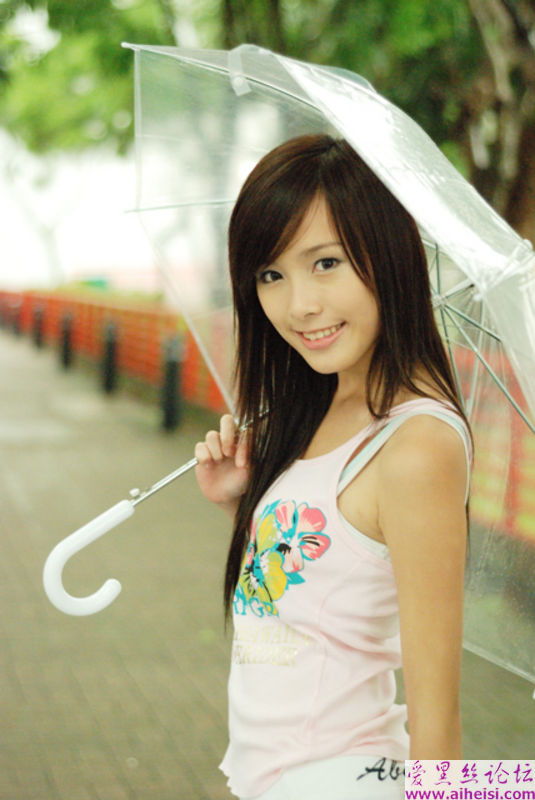 小美女清纯的让你无邪念