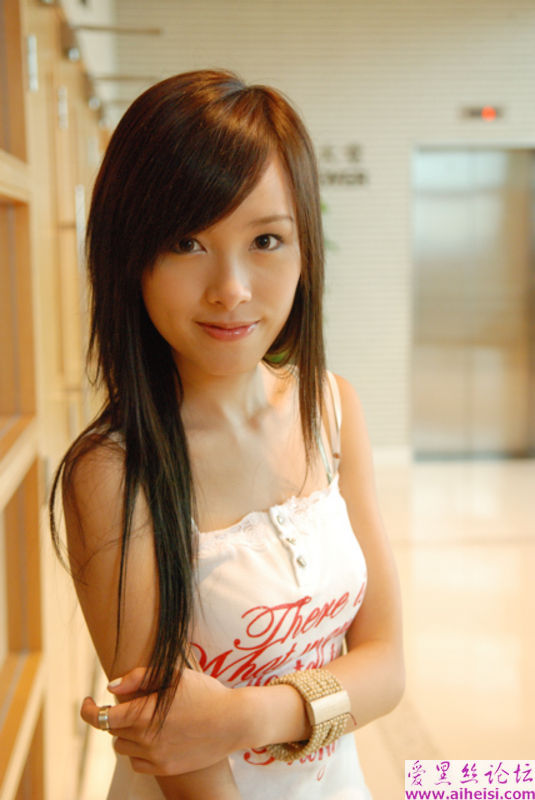 小美女清纯的让你无邪念