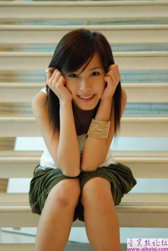小美女清纯的让你无邪念