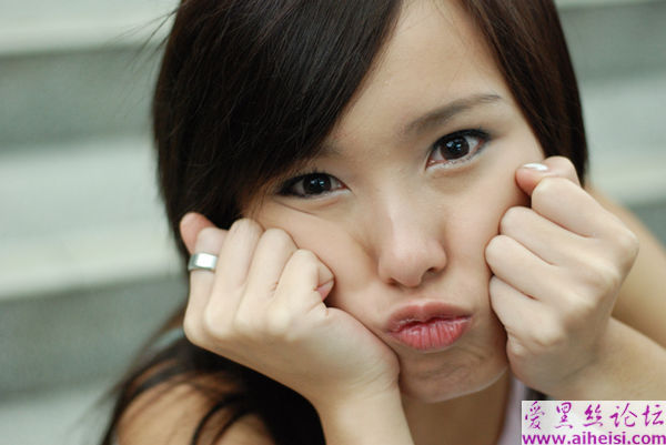 小美女清纯的让你无邪念