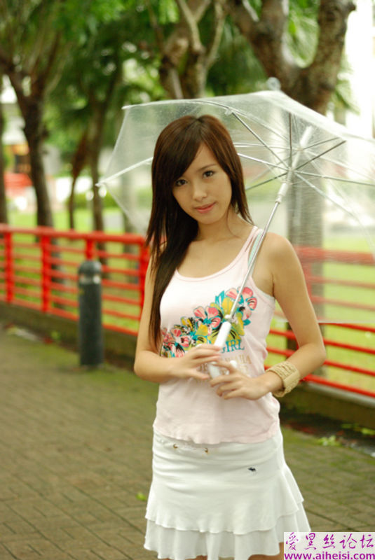小美女清纯的让你无邪念