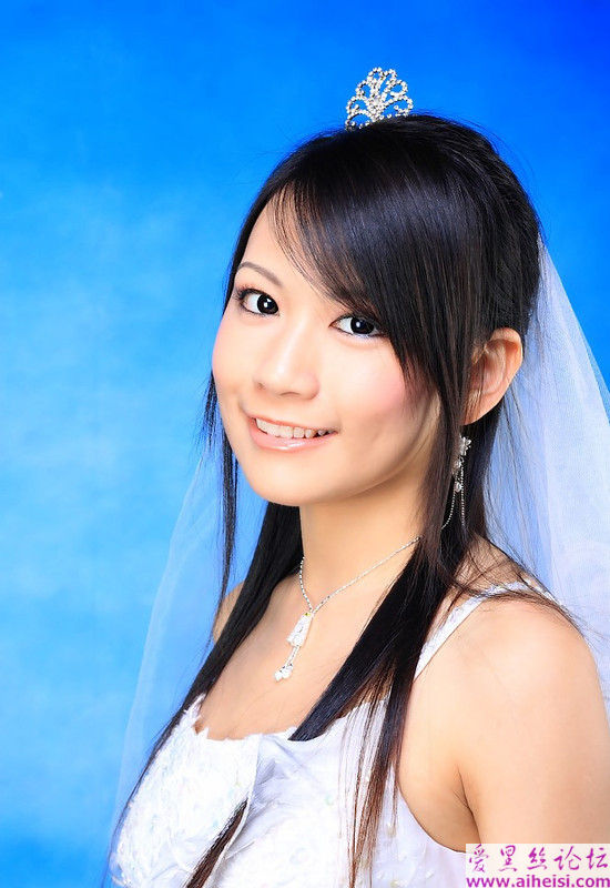 小表妹可爱婚纱照，私密哦！