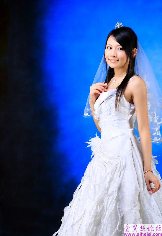 小表妹可爱婚纱照，私密哦！