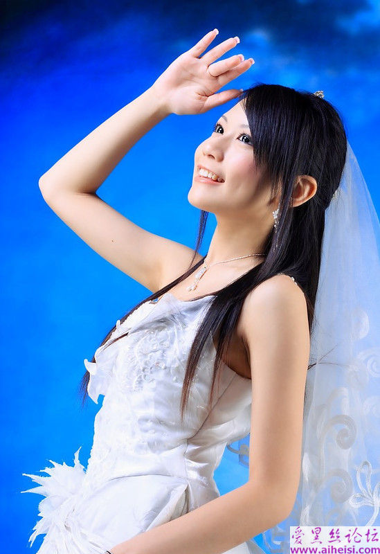 小表妹可爱婚纱照，私密哦！