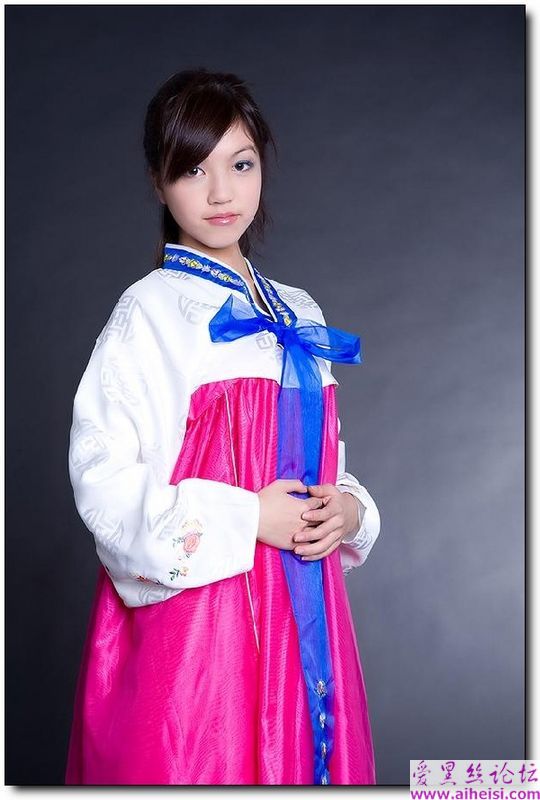 少女演绎制服的诱惑