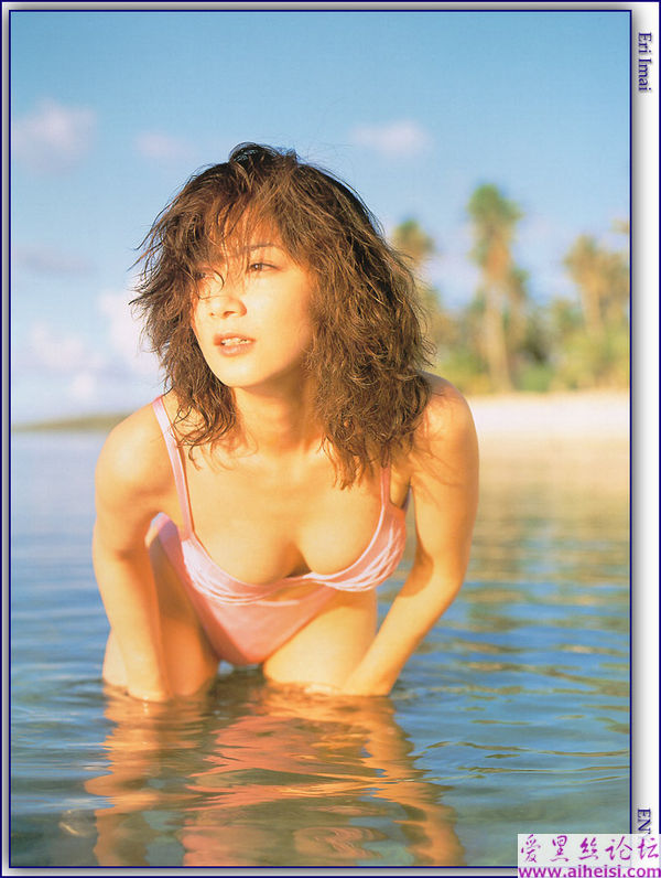 床榻上的美女'今井惠理'