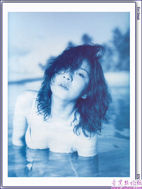 床榻上的美女'今井惠理'