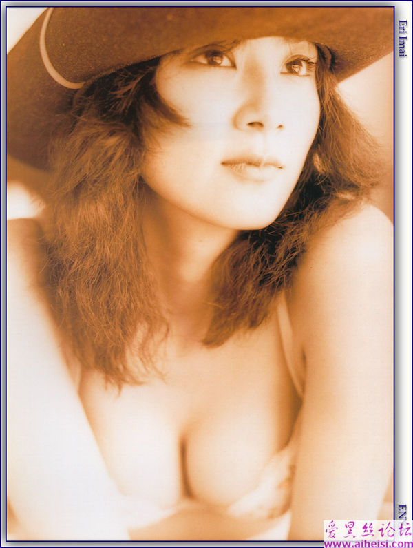 床榻上的美女'今井惠理'