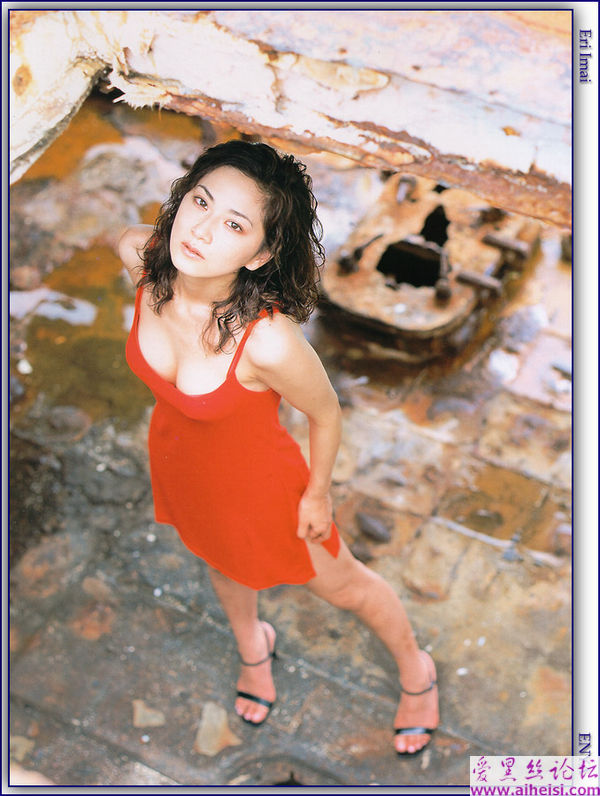 床榻上的美女'今井惠理'