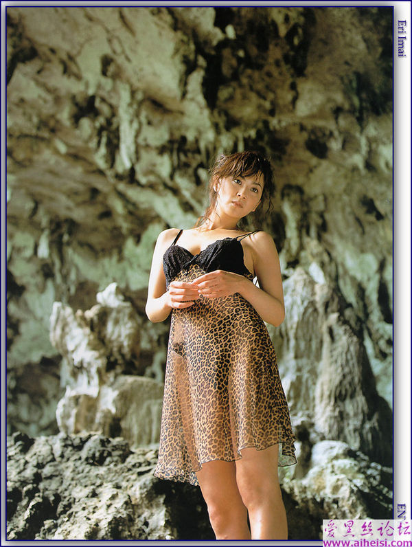 床榻上的美女'今井惠理'