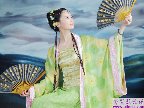 很有特色的古装美女图片欣赏