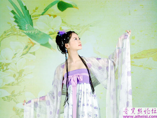 很有特色的古装美女图片欣赏