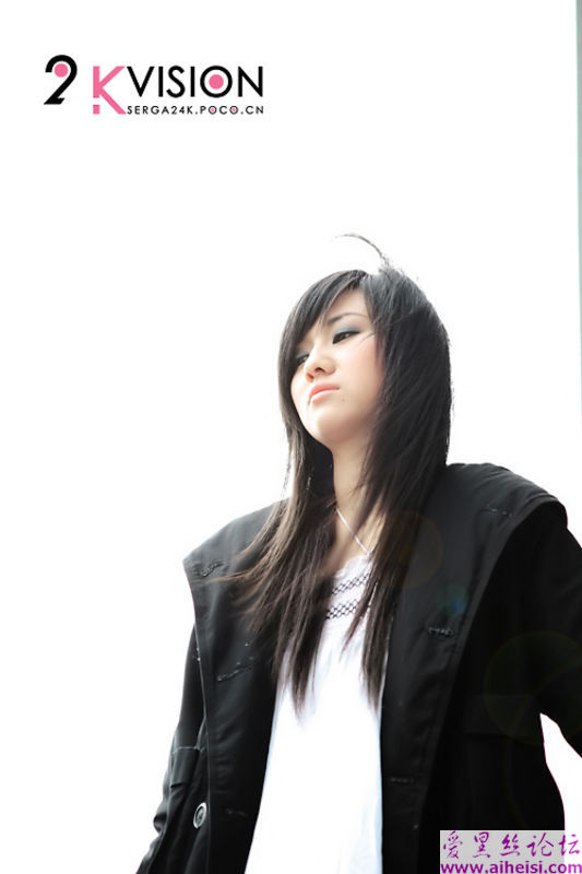 思索心事的小美女