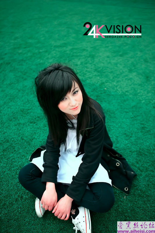 思索心事的小美女
