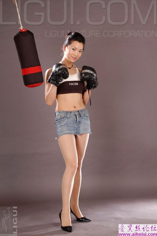 性感漂亮冲动的拳击美女