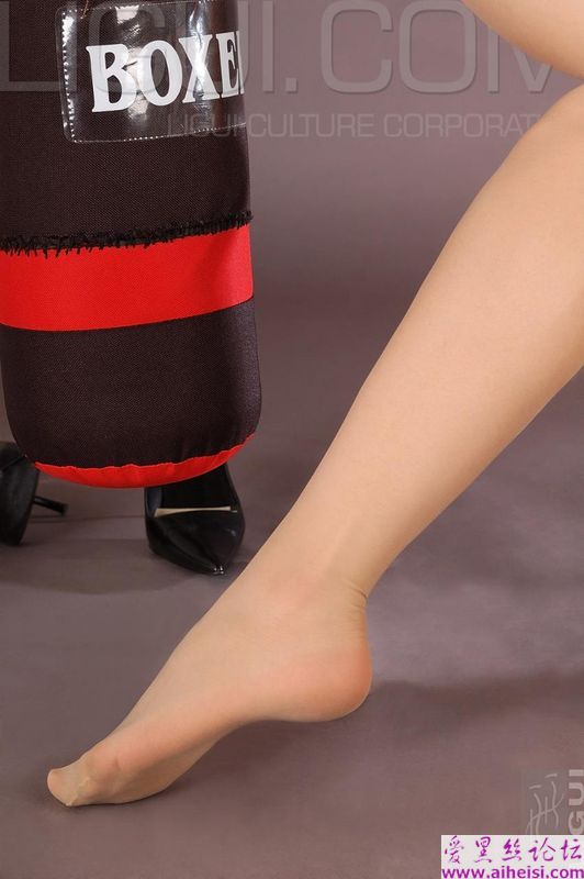 性感漂亮冲动的拳击美女