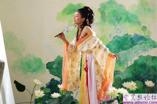 情意绵绵的荷花仙子