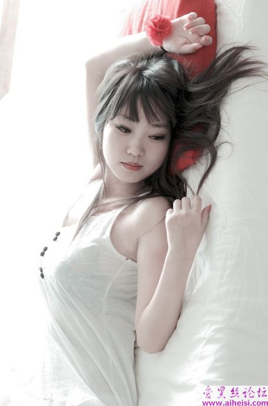 愚昧端祥的女孩
