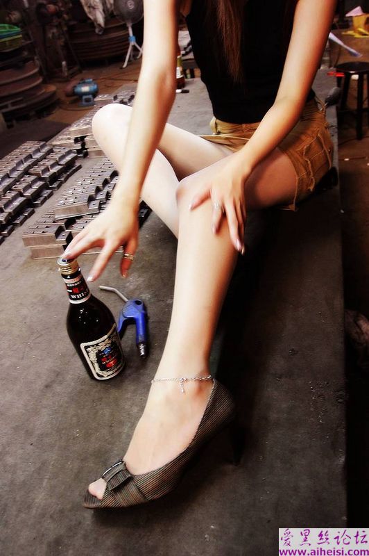搞电焊的女子