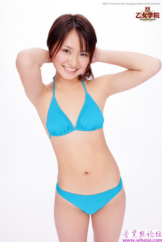 日本女优鎌田奈津美性感写真