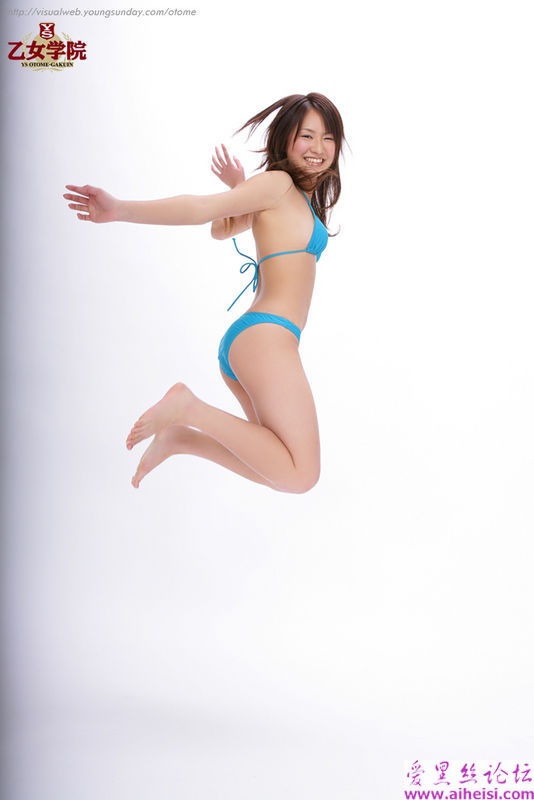 日本女优鎌田奈津美性感写真