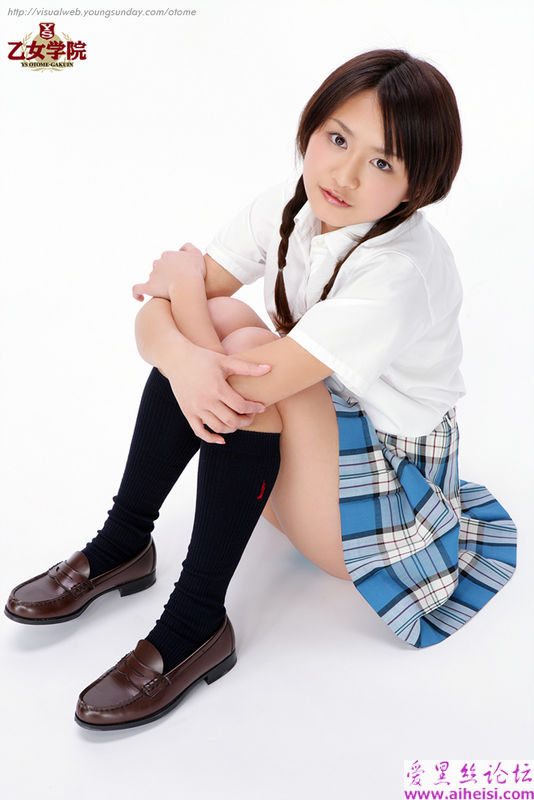 日本女优鎌田奈津美性感写真