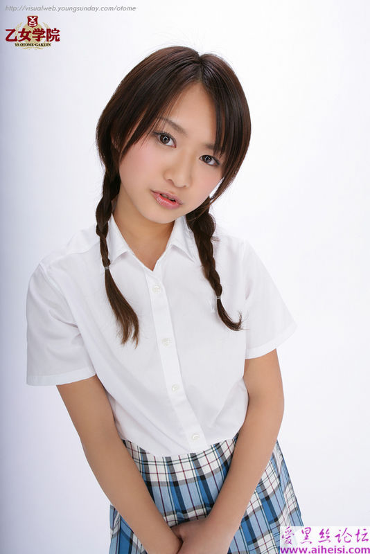 日本女优鎌田奈津美性感写真